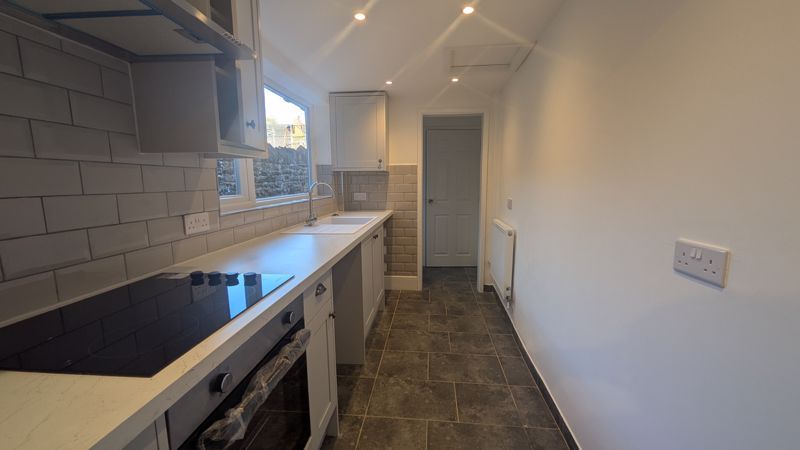 Property photo 3 of 8 Photo 5