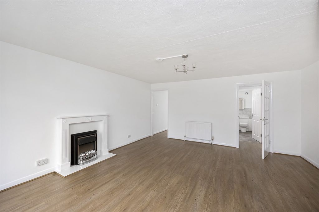 Property photo 2 of 7 Living/Dining Room