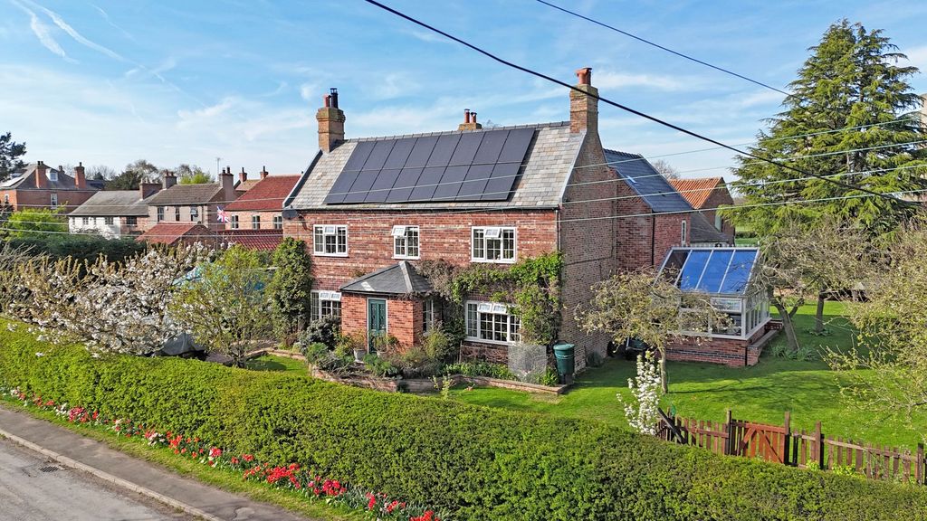 Property photo 1 of 34