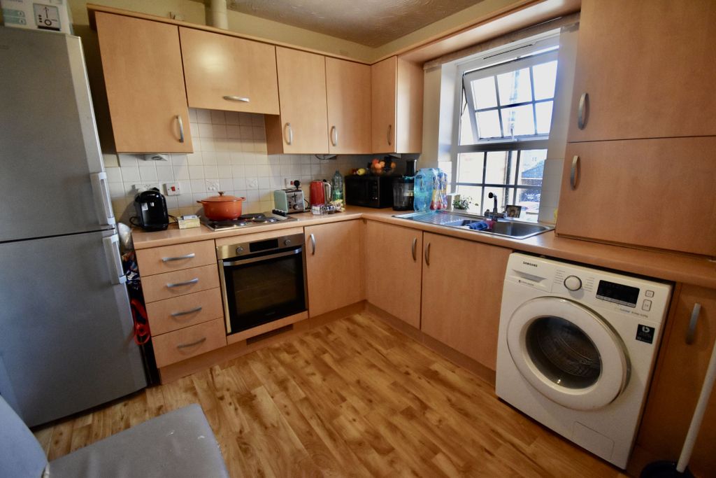 Property photo 2 of 6