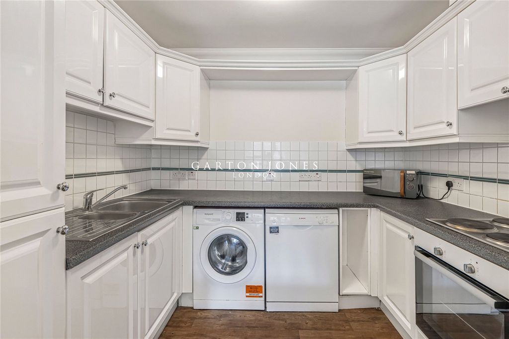 Property photo 2 of 12 Kitchen