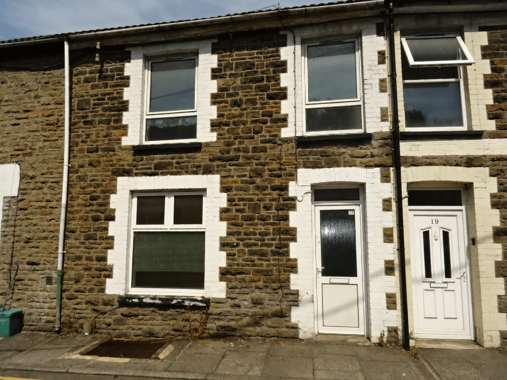 Property photo 1 of 8