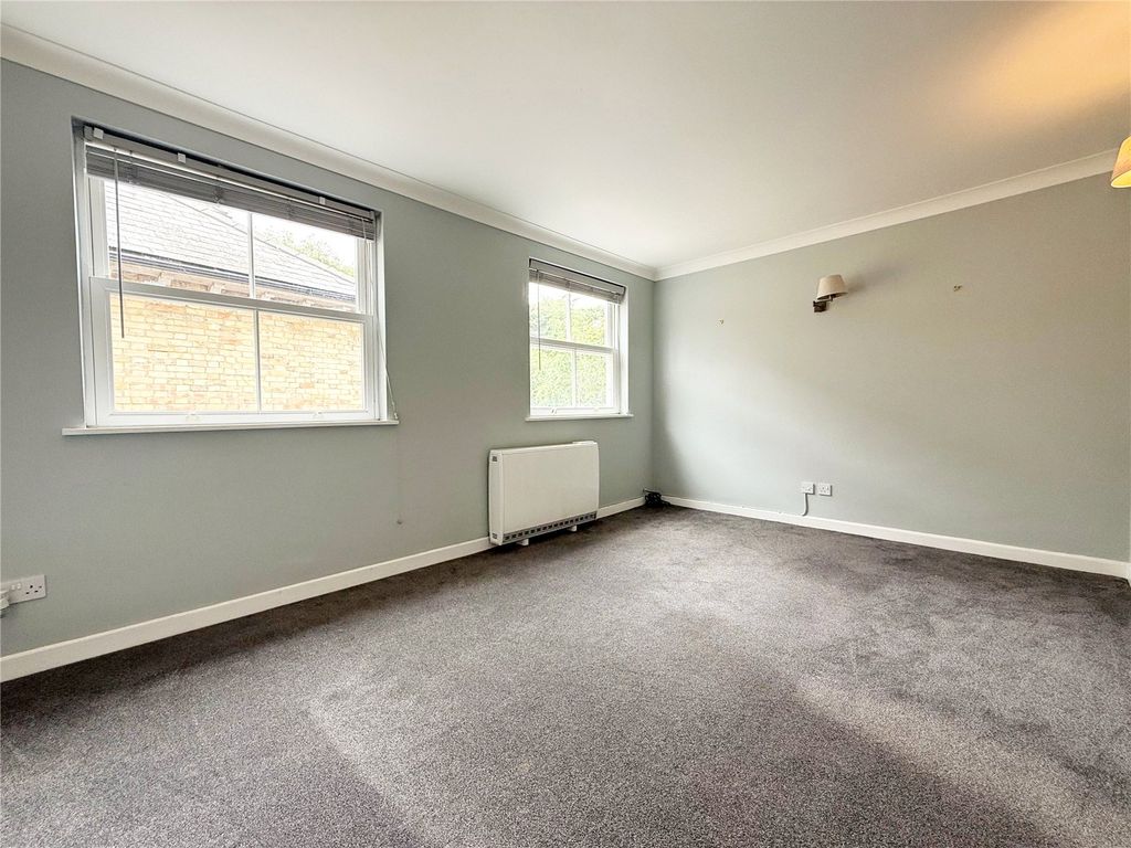 Property photo 2 of 9 Picture No. 11