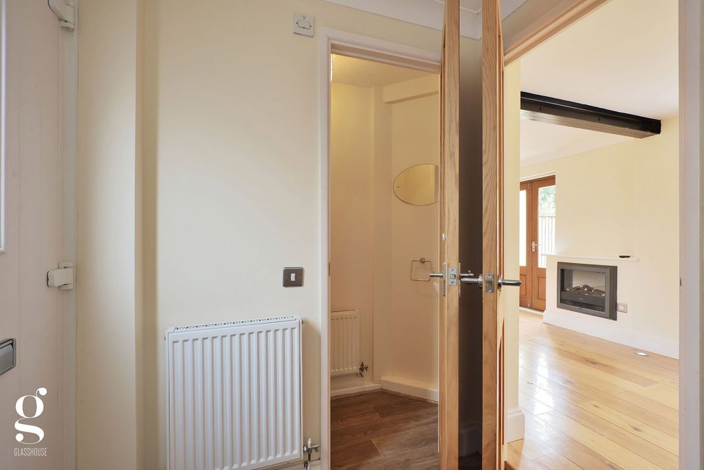 Property photo 3 of 33