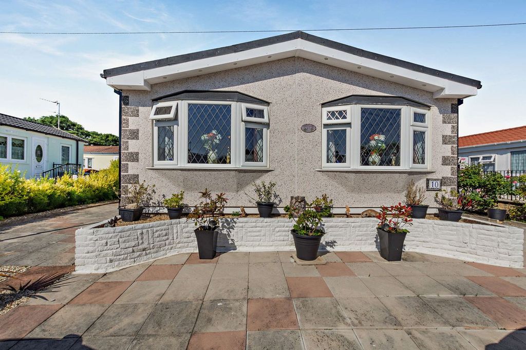 Property photo 1 of 31