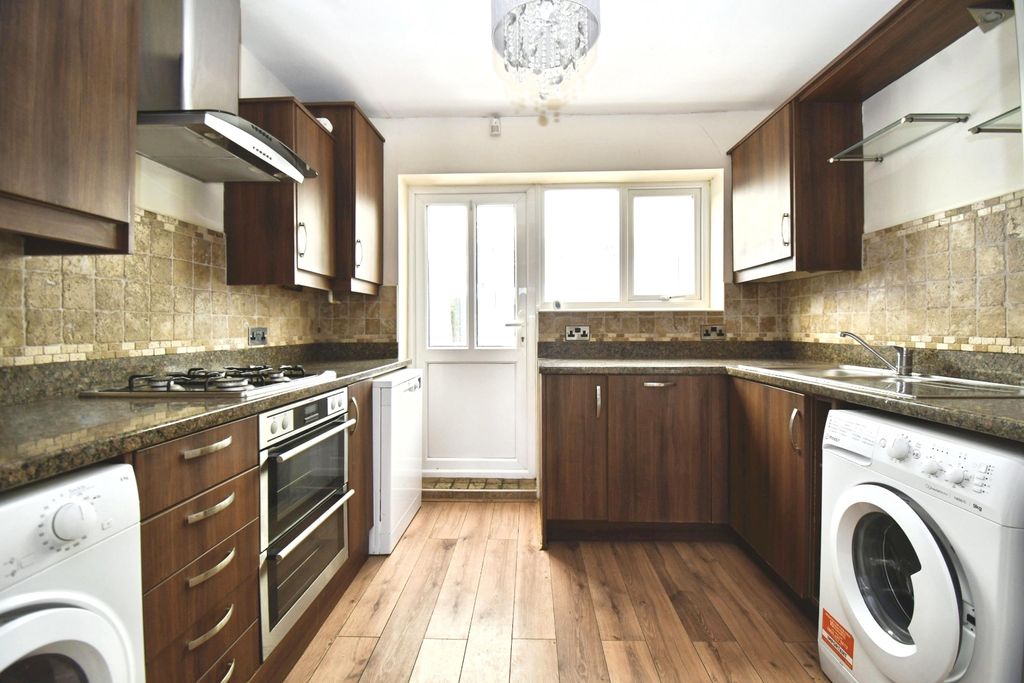 Property photo 3 of 35 Pbox-Img.Jpg