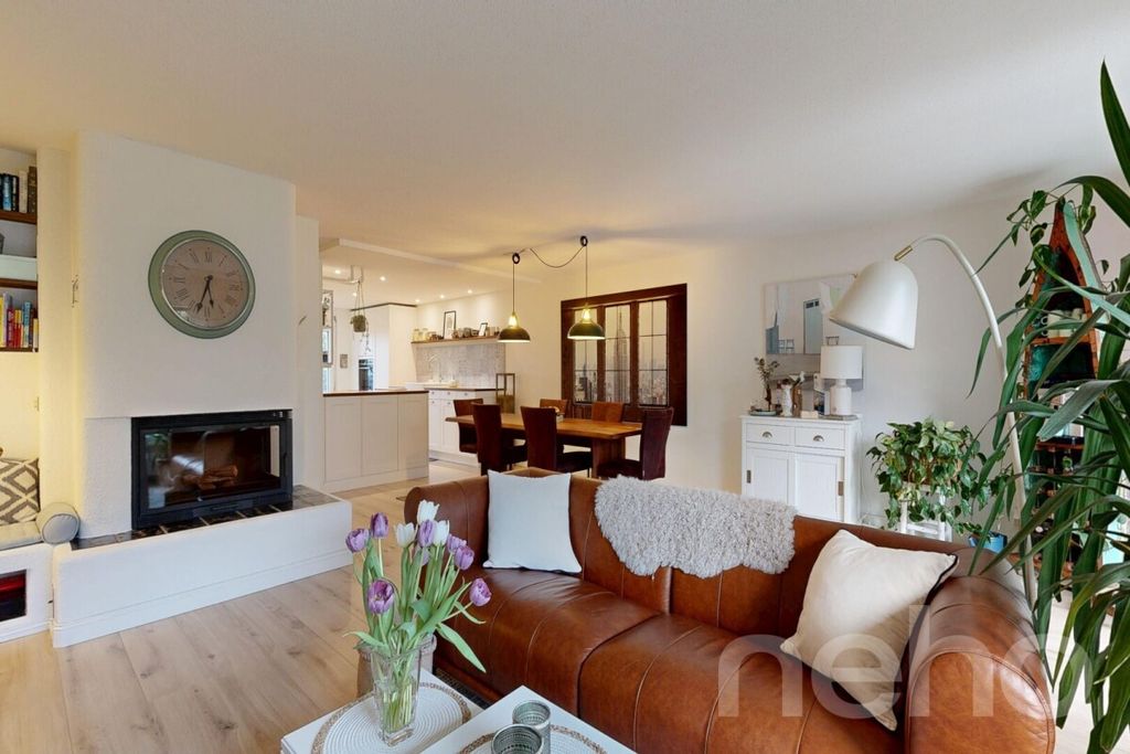 Property photo 3 of 12