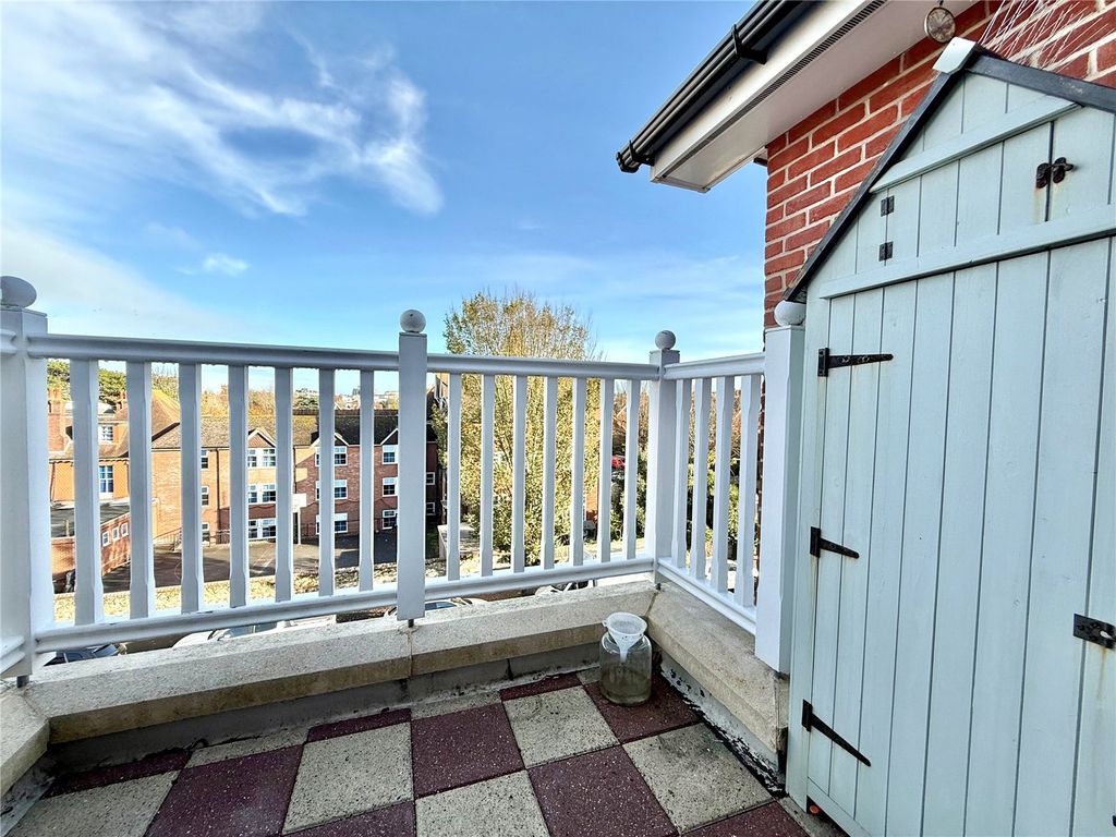 Property photo 3 of 16 Picture No. 15