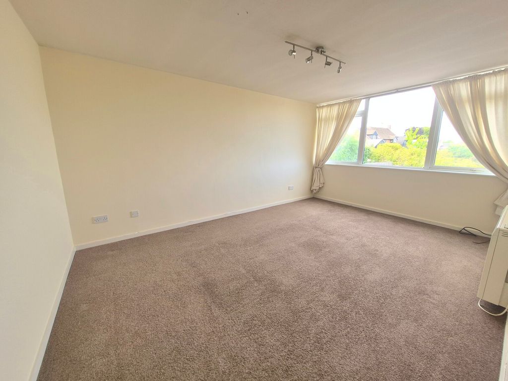 Property photo 3 of 9 Picture No. 17