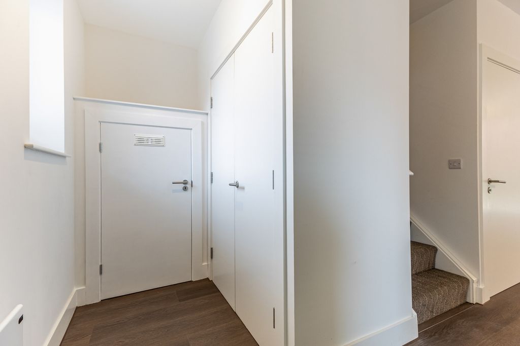 Property photo 2 of 15 Entrance