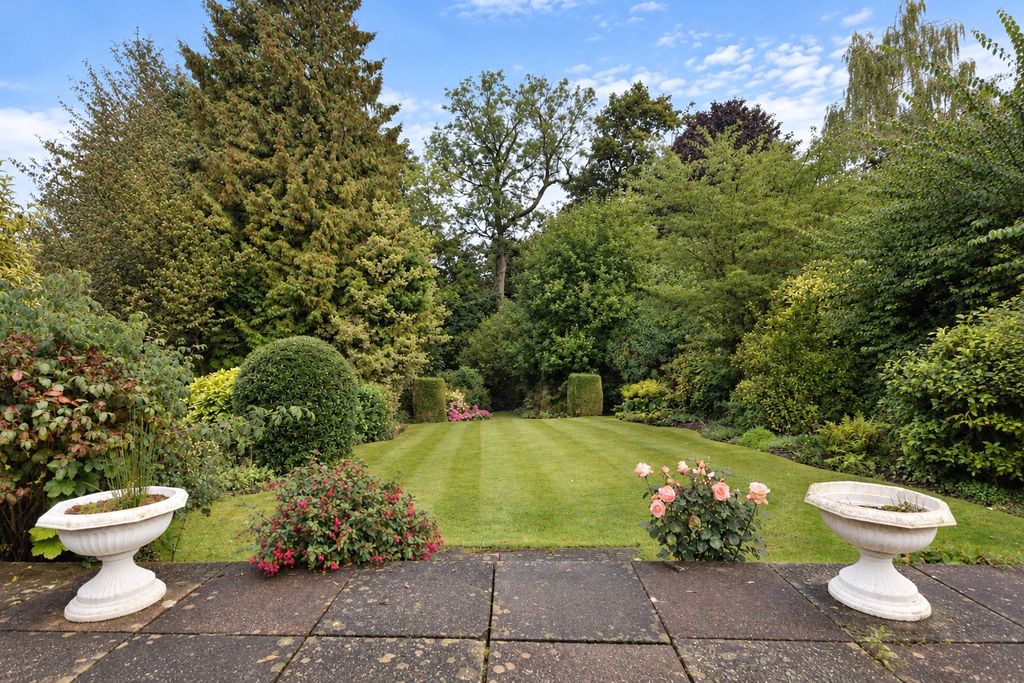 Property photo 3 of 15 Garden