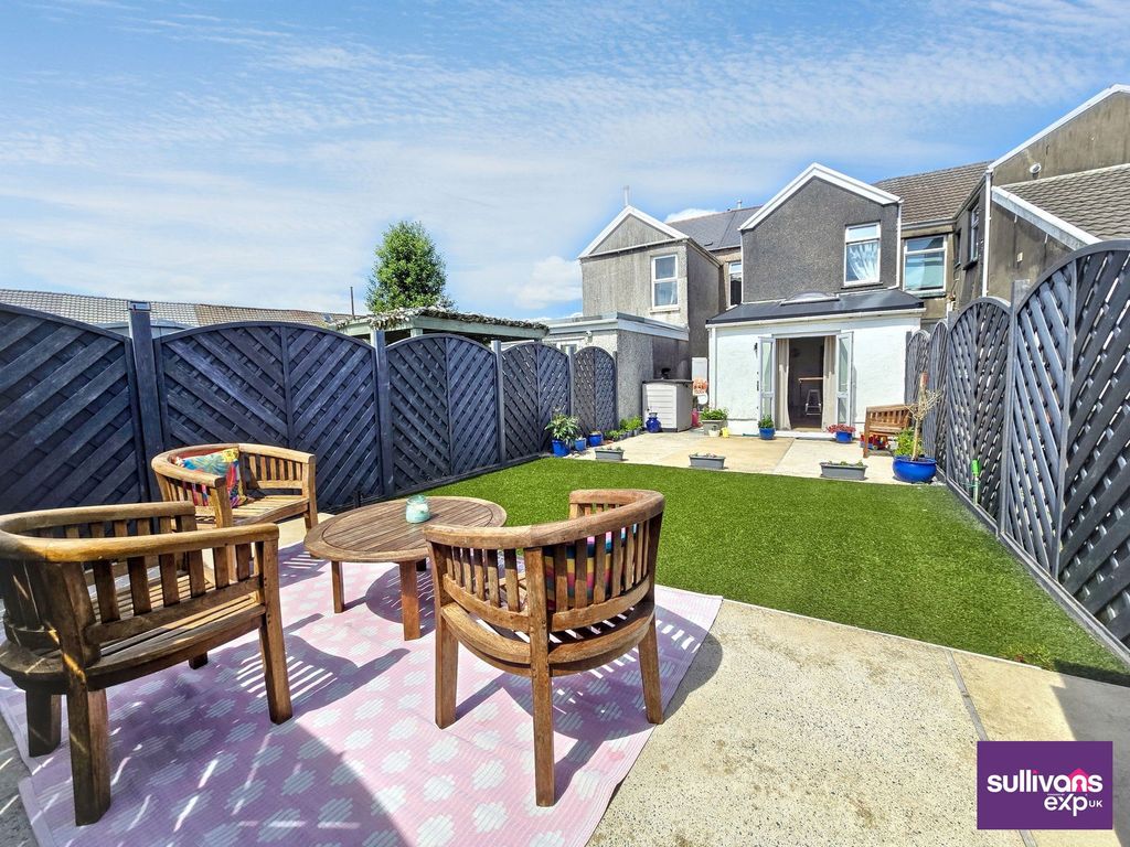 Property photo 2 of 18