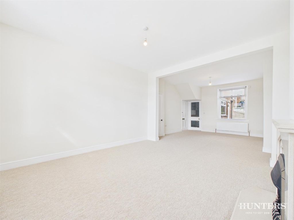 Property photo 3 of 21 Cam05287G0-Pr0175-Still017.Jpg