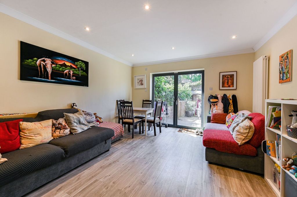 Property photo 1 of 30