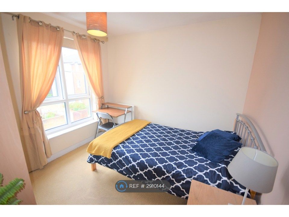 Additional image 6 of 6 bed semi-detached house to rentBartholomews Square, Bristol BS7