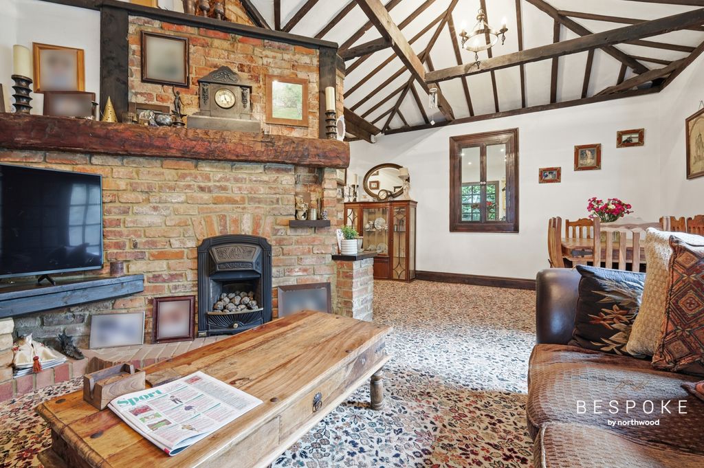 Property photo 2 of 35