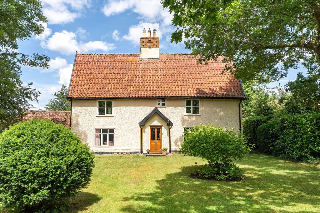 Property photo 1 of 35