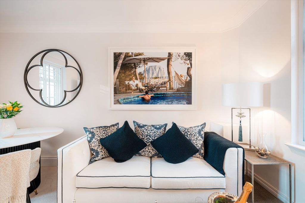 Property photo 3 of 10 Image