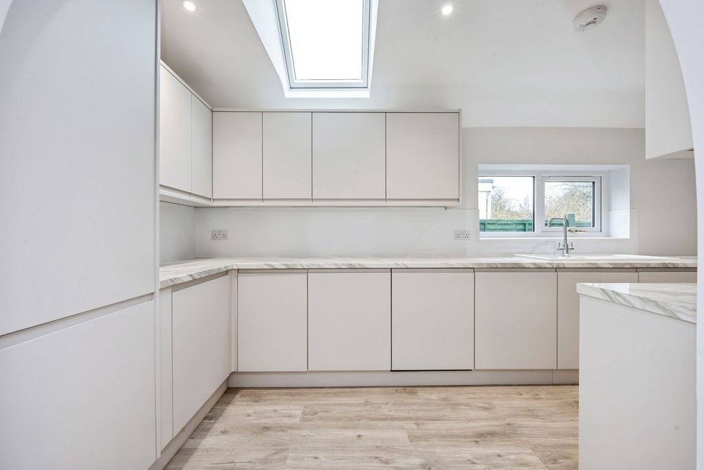 Property photo 2 of 20 Kitchen