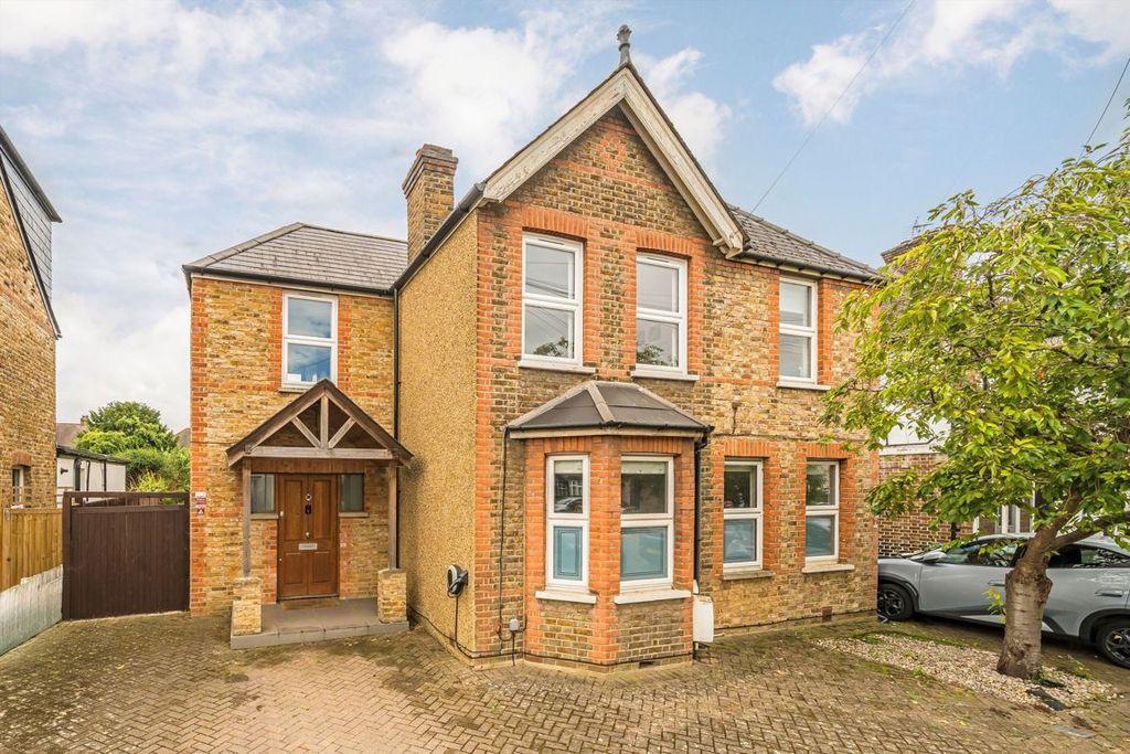 Property photo 1 of 11
