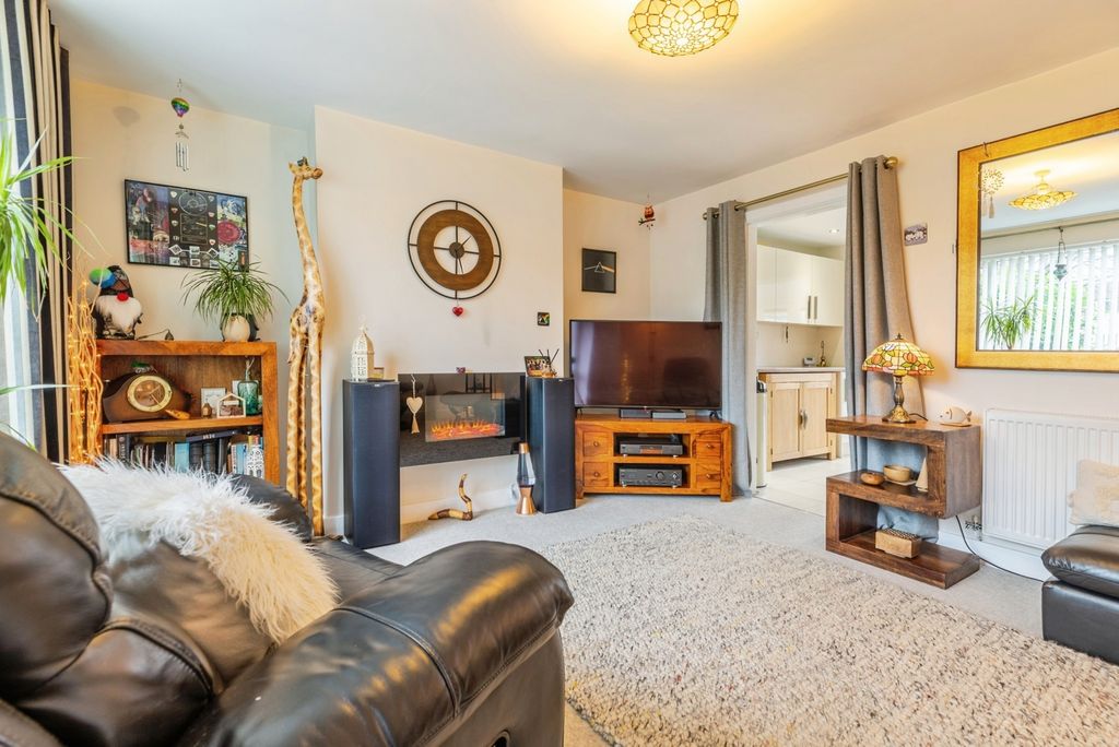 Property photo 2 of 20 Pbox-Img.Jpg