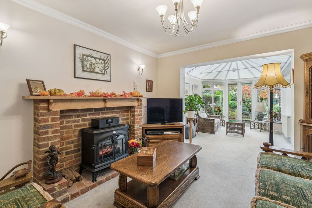 Property photo 2 of 11