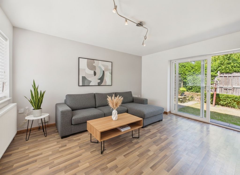Property photo 2 of 15 5279255
