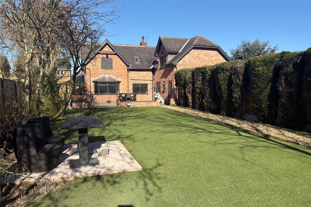 Property photo 2 of 34 Picture No. 40