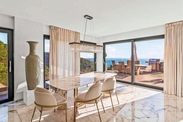 Property photo 1 of 3