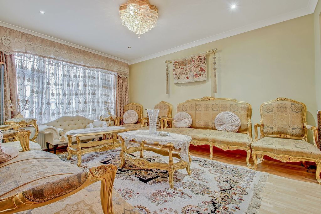 Property photo 2 of 16