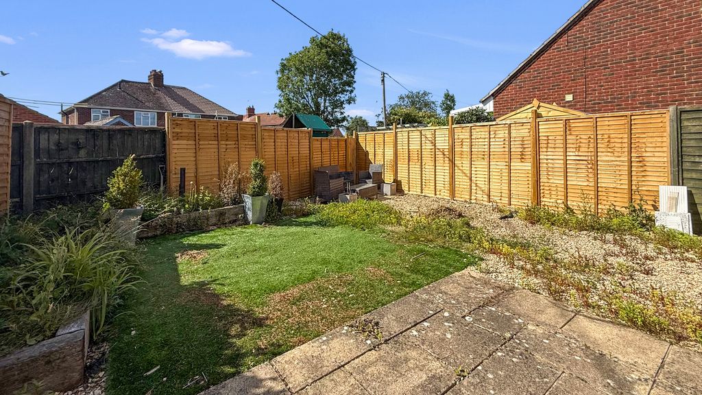 Property photo 2 of 14 Garden