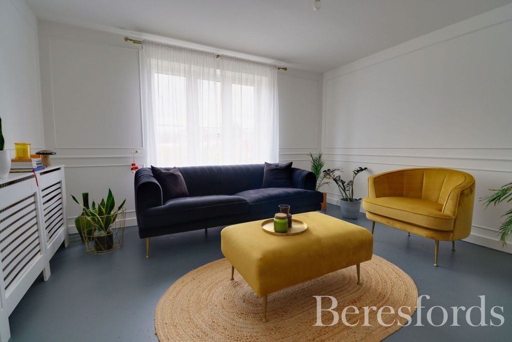 Property photo 3 of 21 Picture 3