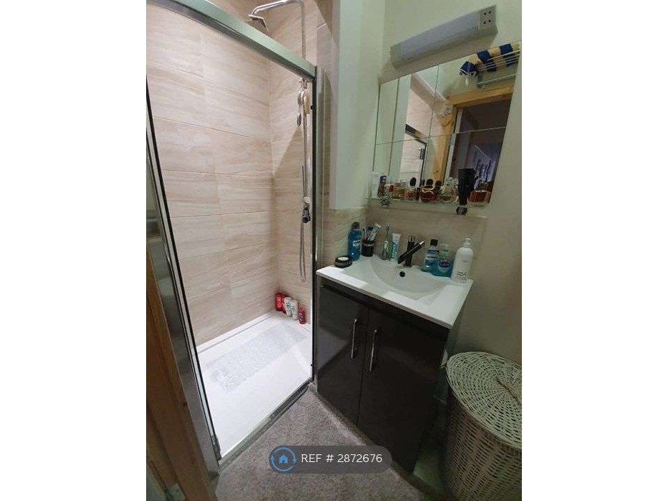 Property photo 3 of 27