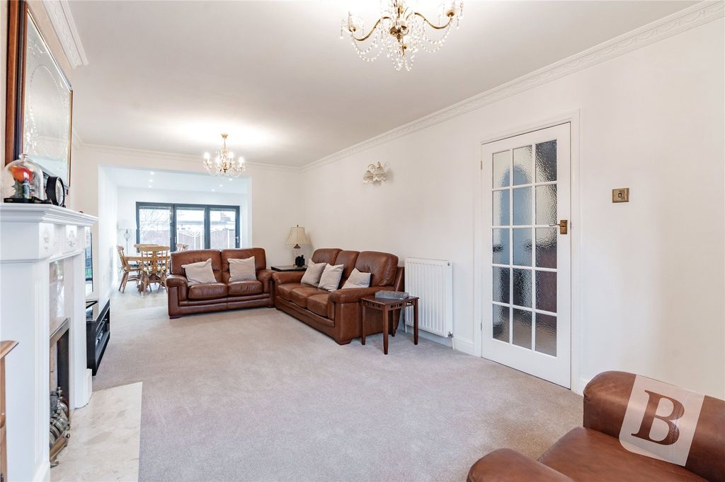 Property photo 3 of 20 Living Room