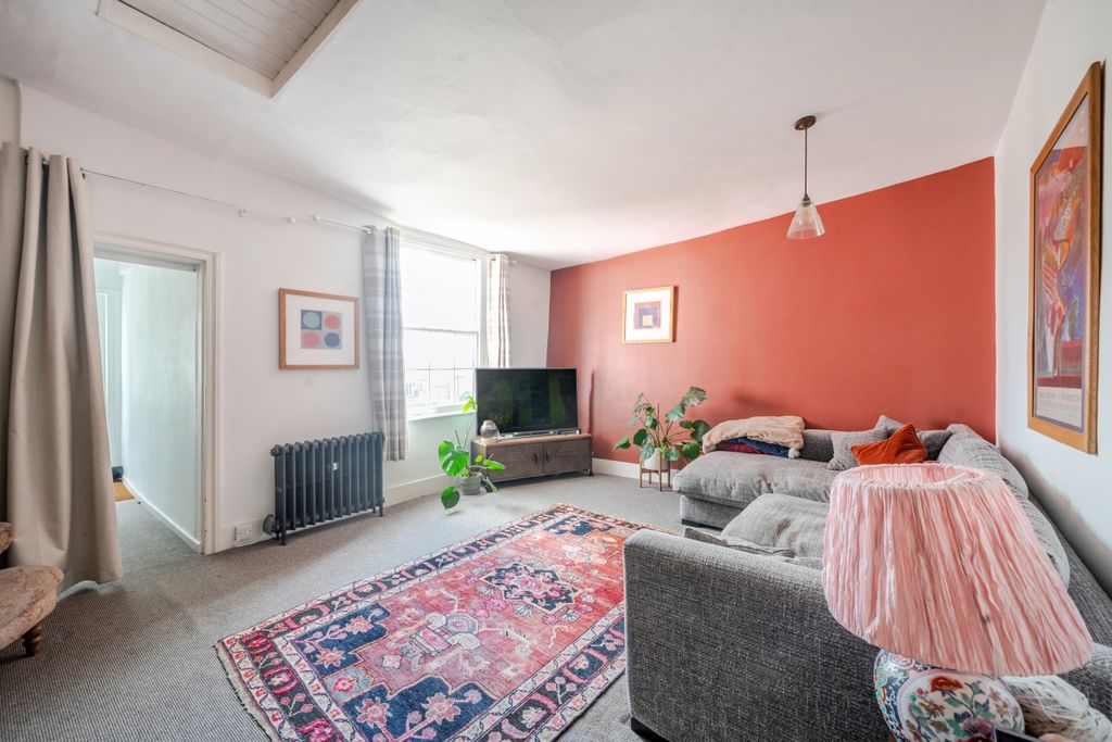 Property photo 3 of 9 1357470-9-68d150E...