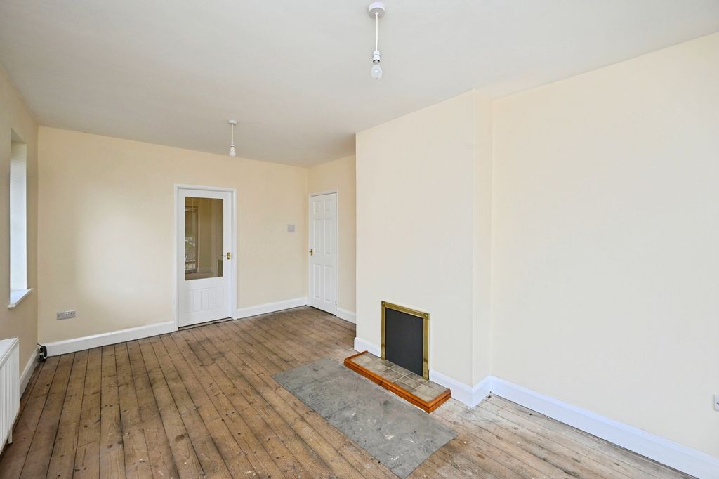 Property photo 3 of 17 Photo