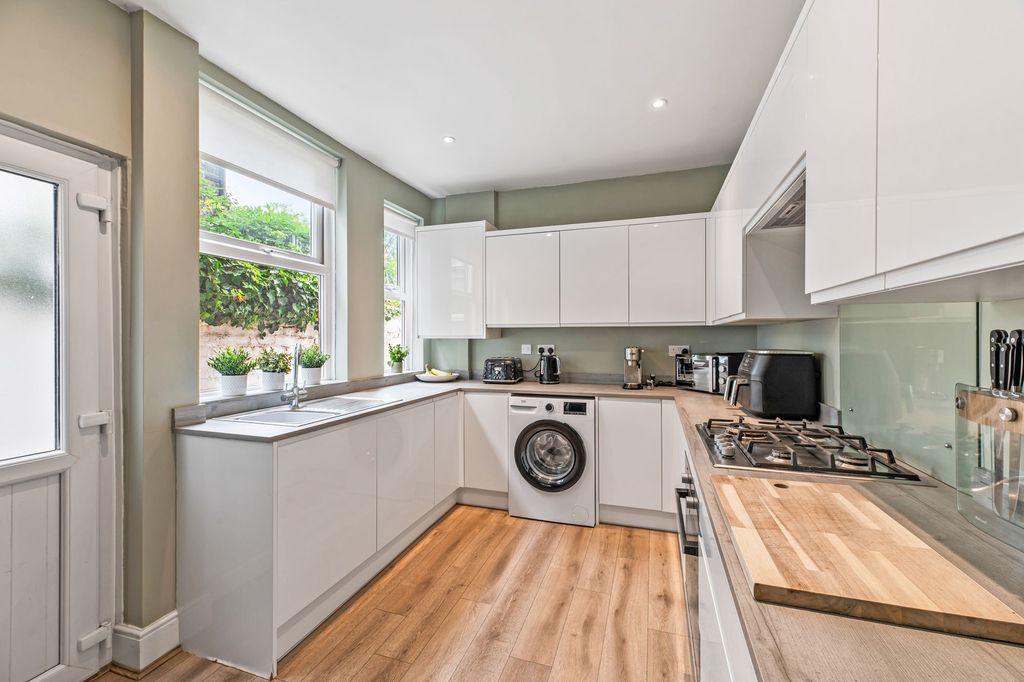 Property photo 2 of 15 Kitchen
