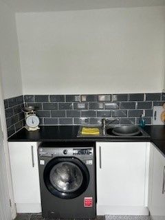Property photo 2 of 8 Kitchen