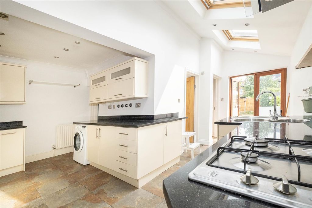 Property photo 2 of 17 35-Weston-Road-0015 Copy.Jpg