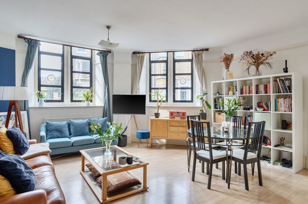 Property photo 2 of 12 Reception / Dining Room