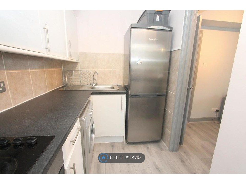 Property photo 3 of 13 Kitchen