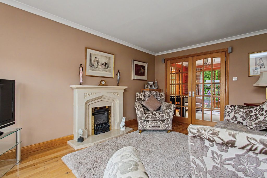 Property photo 3 of 16 Property Image 4