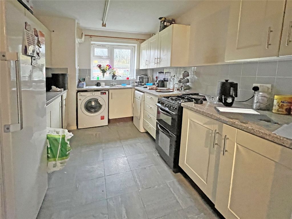 Property photo 3 of 10 Picture No. 04