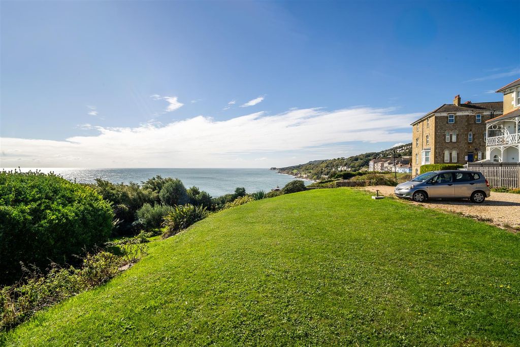 Property photo 2 of 22