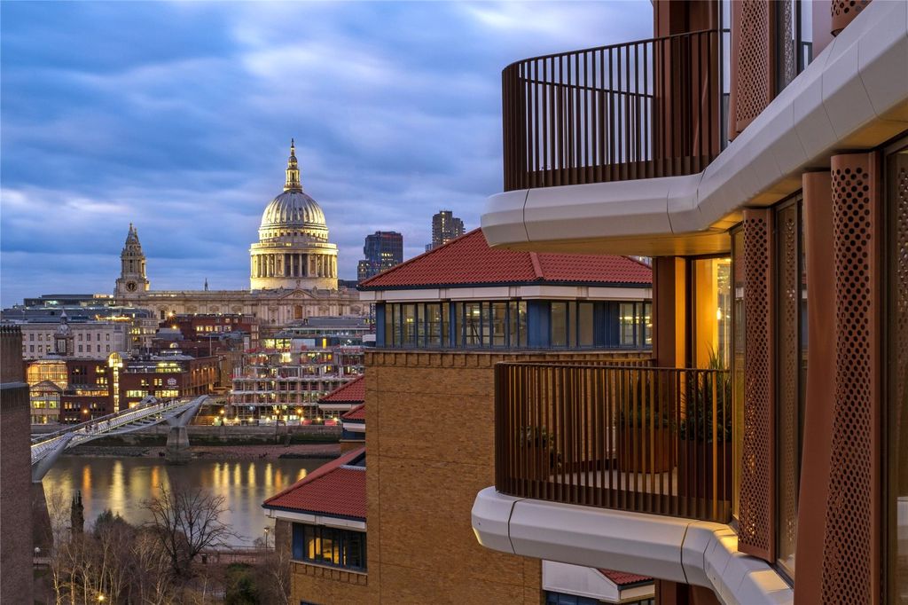 Property photo 3 of 15 Exterior