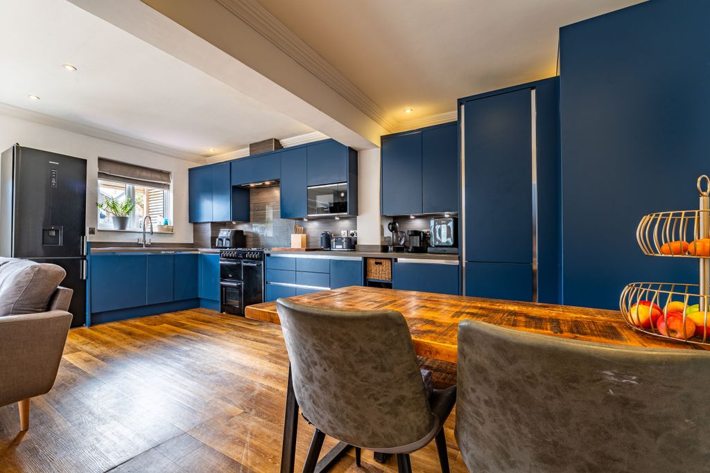 Property photo 2 of 21 Photo 2