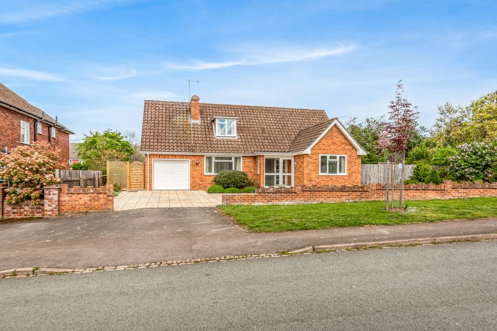 Additional image 20 of 3 bed detached bungalow for saleLichfield Avenue, Evesham WR11