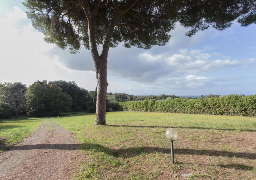 Property photo 3 of 115