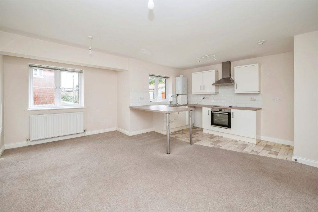 Property photo 2 of 11 Kitchen