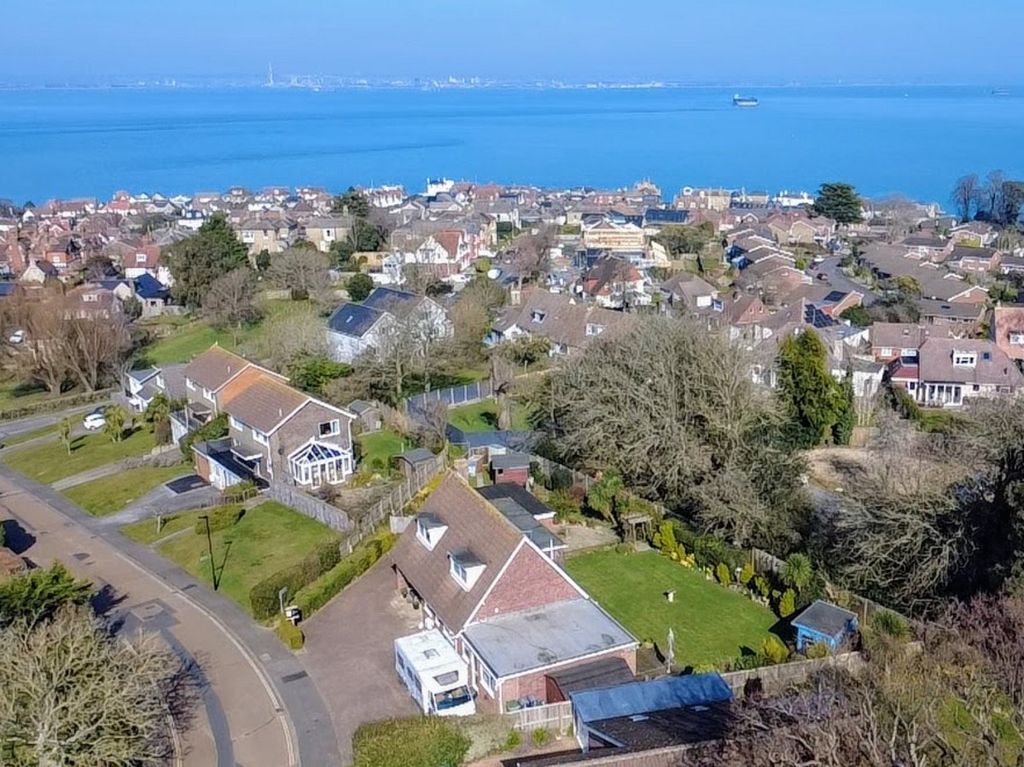 Property photo 2 of 43